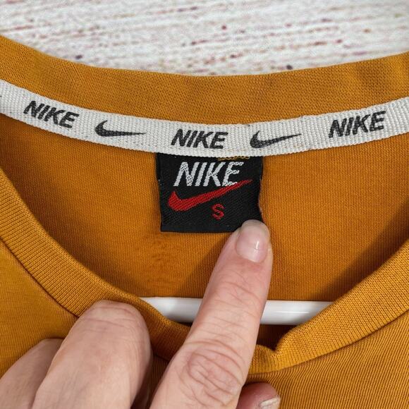 Nike Pluto Embroidered Short Sleeve T-Shirt Women's Size Small‎ Rust - Picture 8 of 10